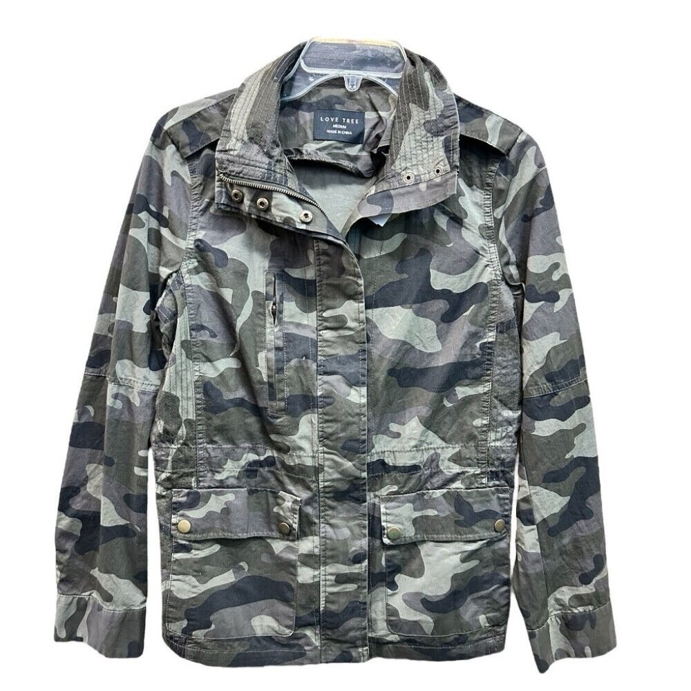 Love Tree camouflage jacket SIZE MEDIUM